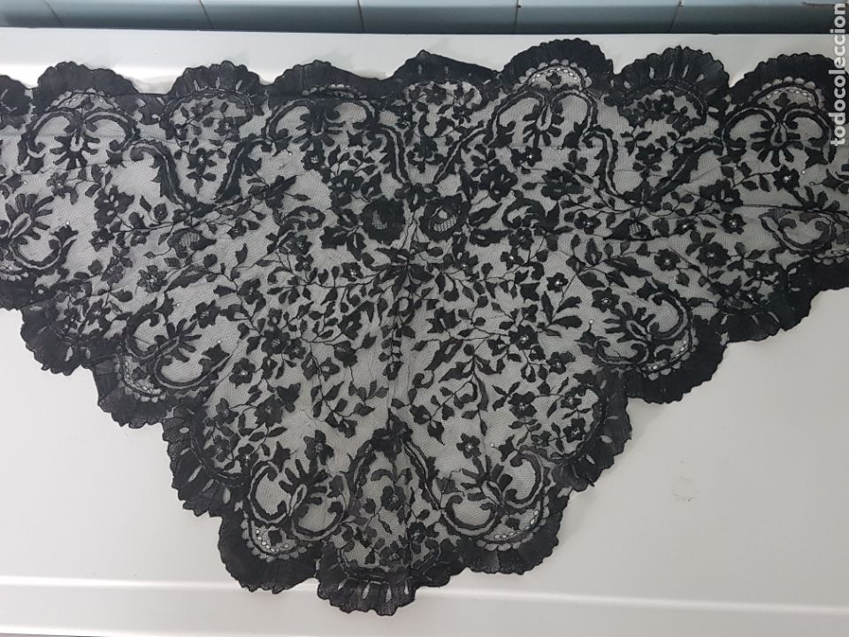 Antig&uuml;edades: MANTILLA ANTIGUA BLONDA - Foto 1