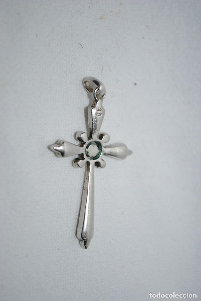 Antig&uuml;edades: CRUZ DE PLATA ,Y BRILLANTITOS - Foto 3
