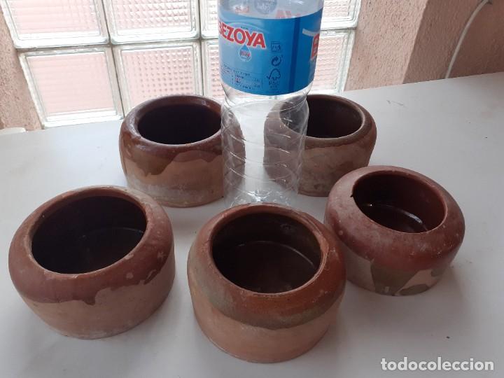 Antig&uuml;edades: Bebederos comederos para gallinas quedan 3 - Foto 3