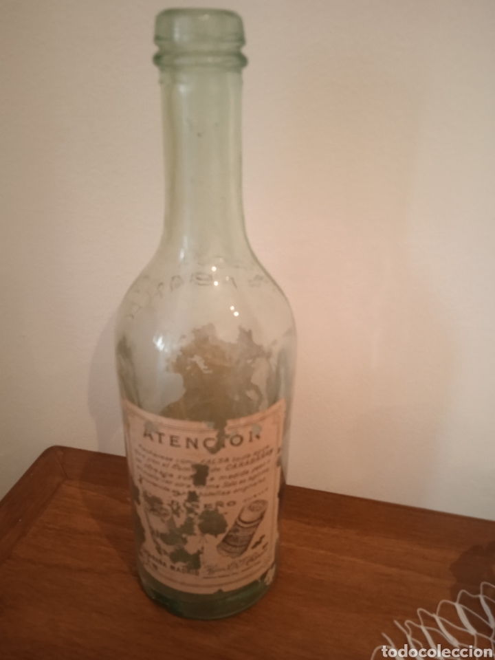 Antig&uuml;edades: Antigua botella agua de Cristal - Foto 2
