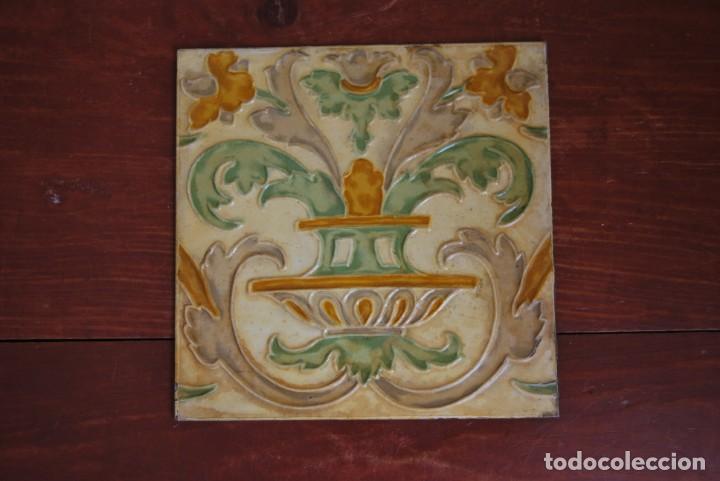Antig&uuml;edades: AZULEJO MODERNISTA DE CART&Oacute;N PIEDRA - GRANITINA