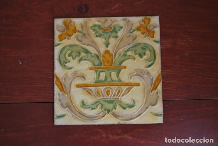 Antig&uuml;edades: AZULEJO MODERNISTA DE CART&Oacute;N PIEDRA - GRANITINA