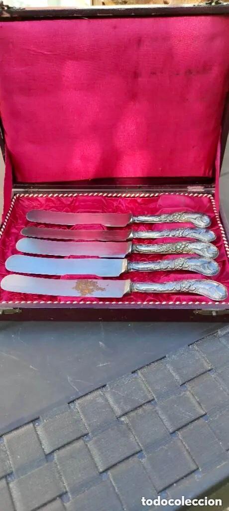 Antig&uuml;edades: ESTUCHE CON JUEGO DE CUCHILLOS CON MANGO DE PLATA REPUJADA - Foto 2