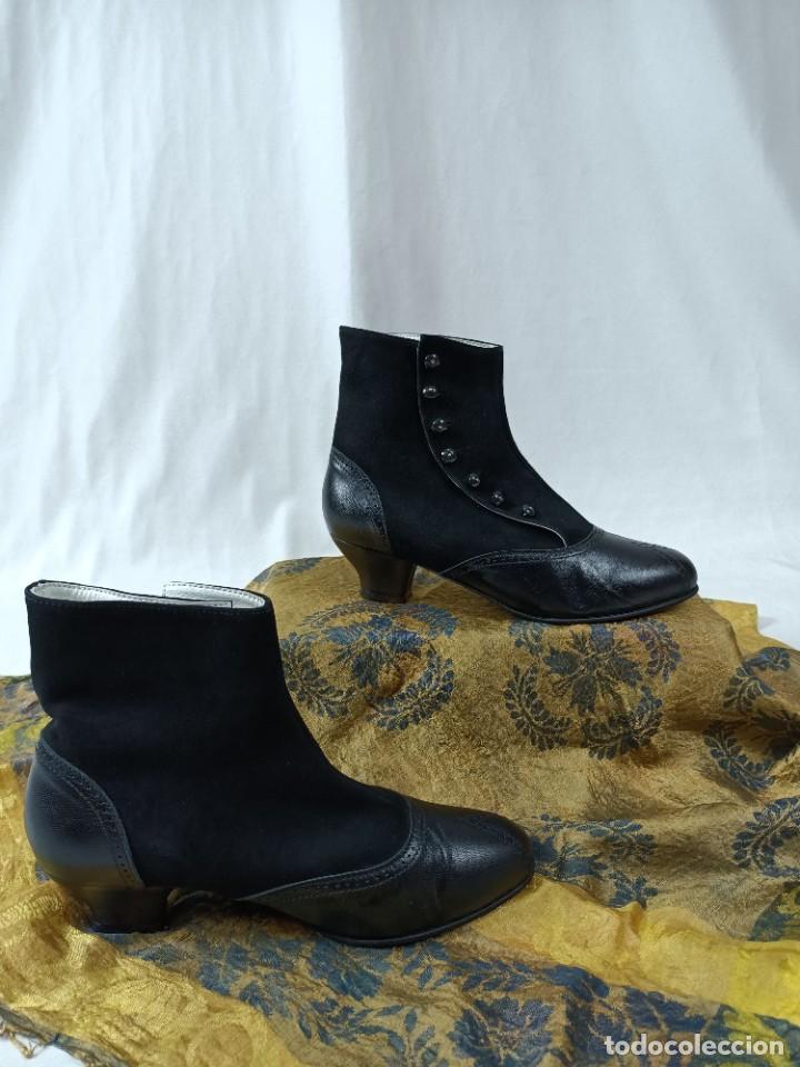 Antig&uuml;edades: Botines de cuero y tela - Foto 6