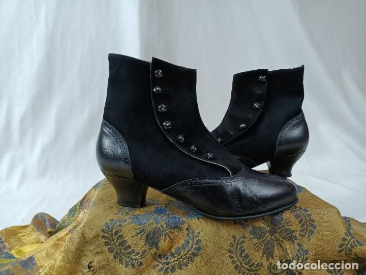 Antig&uuml;edades: Botines de cuero y tela - Foto 8