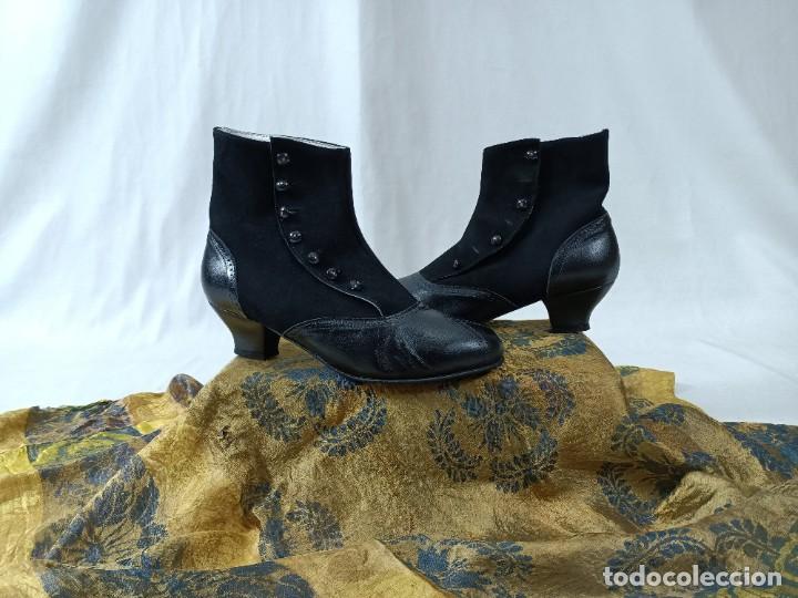 Antig&uuml;edades: Botines de cuero y tela - Foto 11