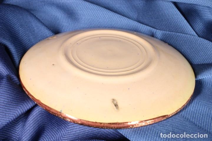 Antig&uuml;edades: Plato circular reflejos. Loza Manises. Reflections circular plate. Manises earthenware. - Foto 4