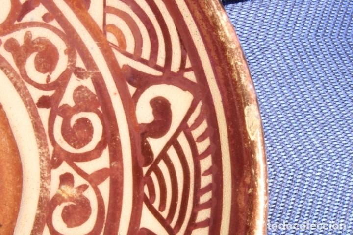 Antig&uuml;edades: Plato circular reflejos. Loza Manises. Reflections circular plate. Manises earthenware. - Foto 5