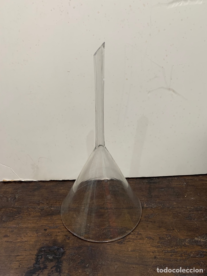 Antig&uuml;edades: Antiguo embudo cristal - Foto 3