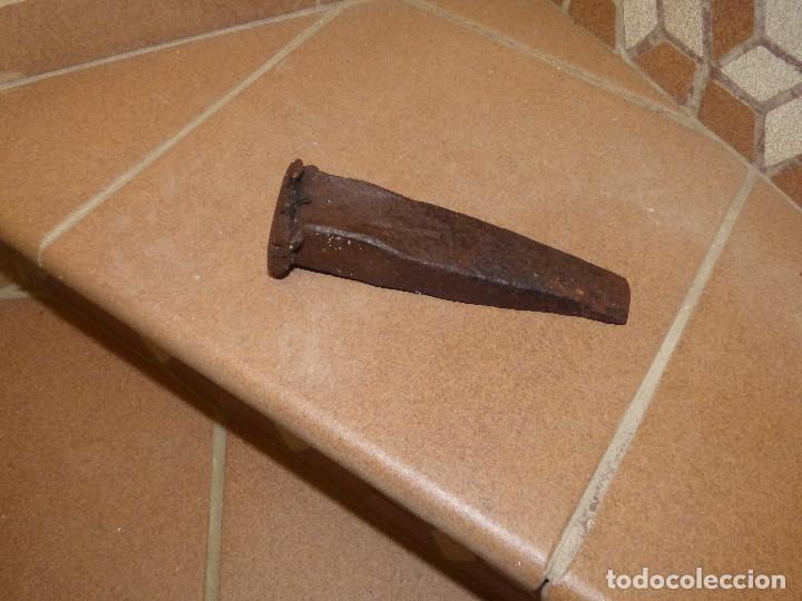 Antig&uuml;edades: Cu&ntilde;a de hierro. - Foto 3