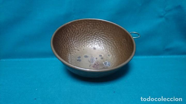 Antig&uuml;edades: CUENCO EN COBRE, 19 CM DE DI&Aacute;METRO