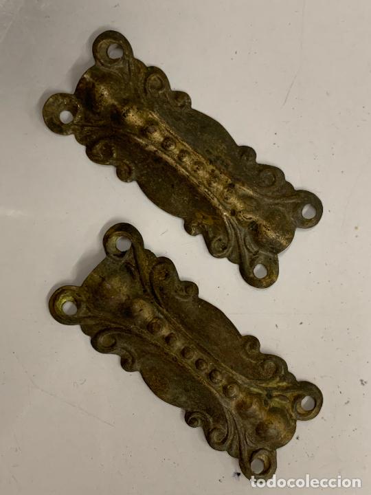 Antiquit&auml;ten: Espectacular pareja embellecedores o remates antiguos en bronce o laton... Unos 5,5x2,5cms