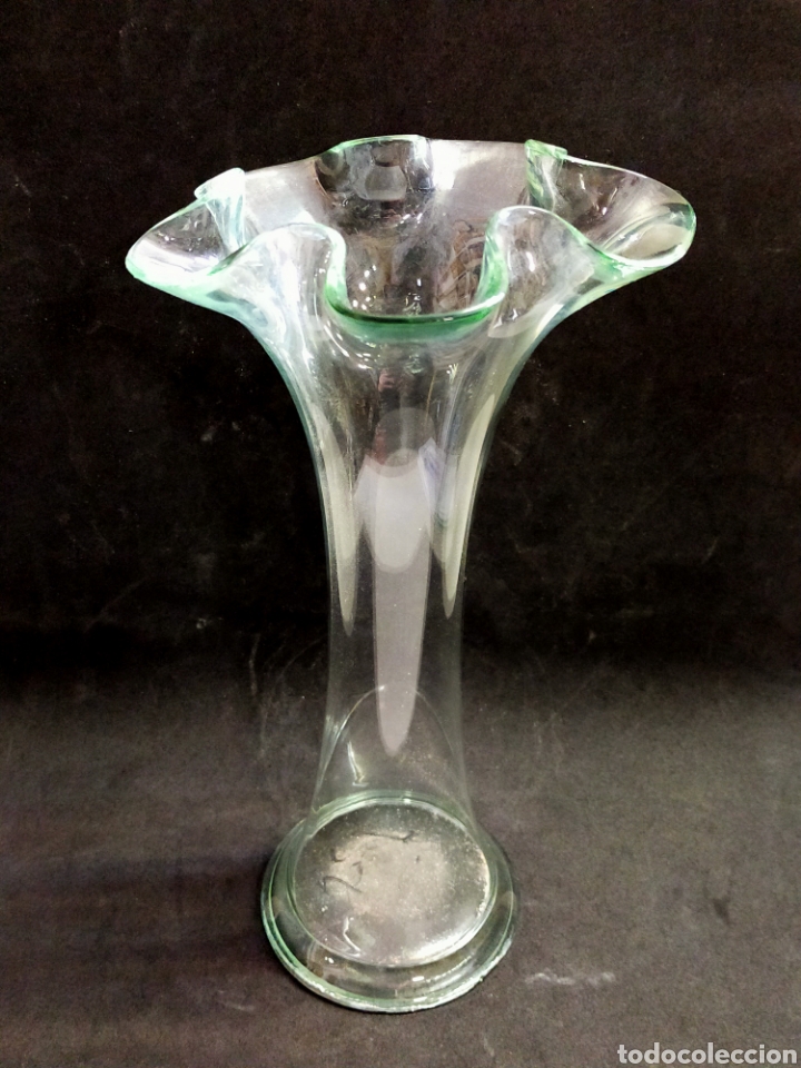 Oggetti Antichi: JARRON O FLORERO DE CRISTAL CON BOCA CON FORMA ONDULADA, 28 CM.