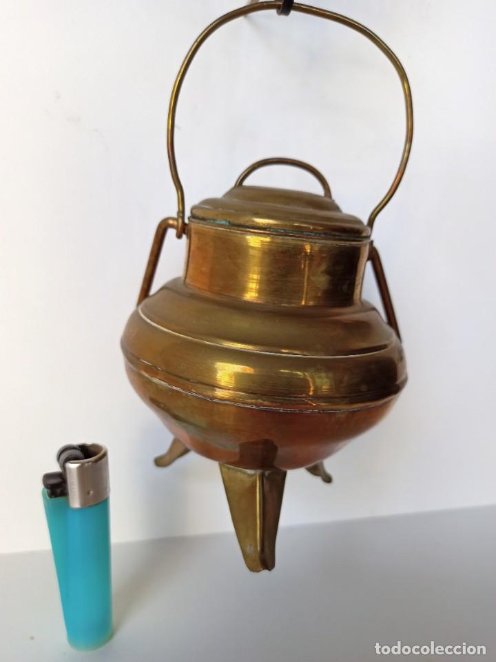 Antig&uuml;edades: Espetera de hierro y hoya de lat&oacute;n - Foto 2