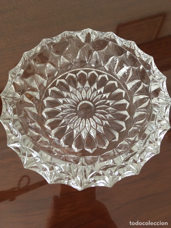 Antig&uuml;edades: Cenicero de cristal - Foto 2