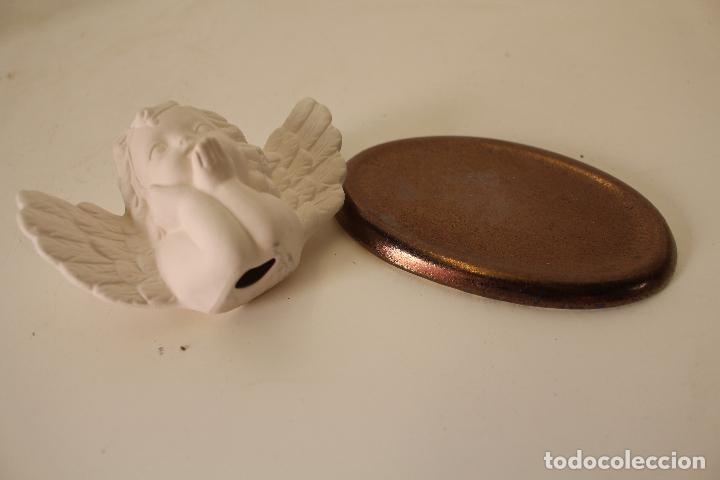 Antig&uuml;edades: angel pensando de ceramica - Foto 4