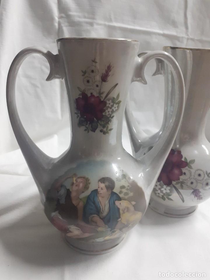 Antig&uuml;edades: Pareja de jarrones de porcelana - Foto 4