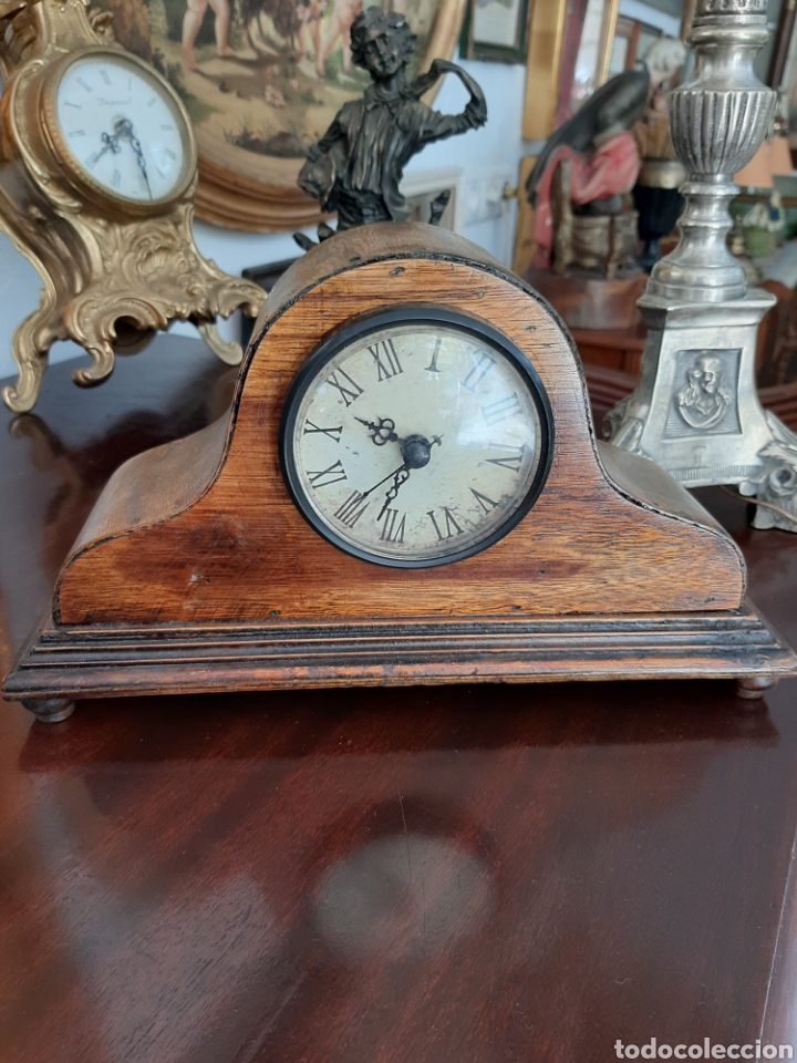 Antig&uuml;edades: Reloj de madera antigio.