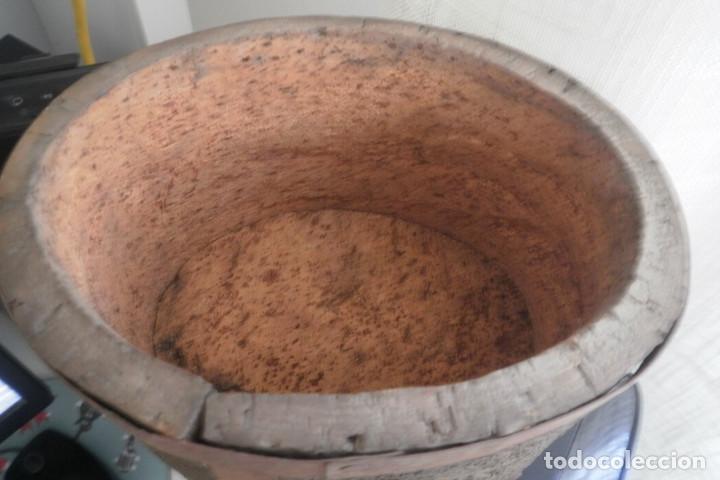 Antig&uuml;edades: Fiambrera de corcho. - Foto 3