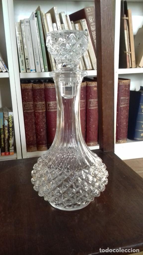 Antig&uuml;edades: Licorera de cristal tallada. - Foto 4
