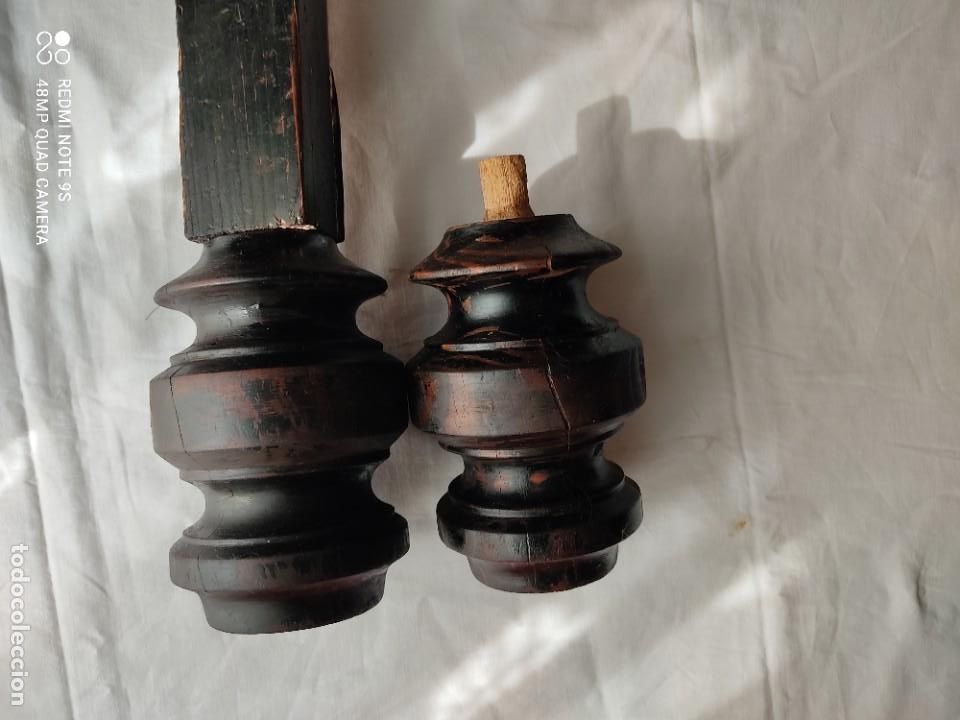 Antig&uuml;edades: Antiguas patas de madera para c&oacute;moda - Foto 3