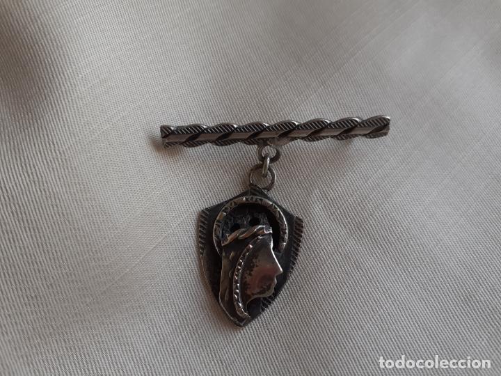 Antig&uuml;edades: Medalla broche Virgen de Montserrat - Foto 3