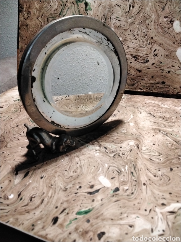 Antig&uuml;edades: Espejo biselado con perrito antiguo - Foto 2