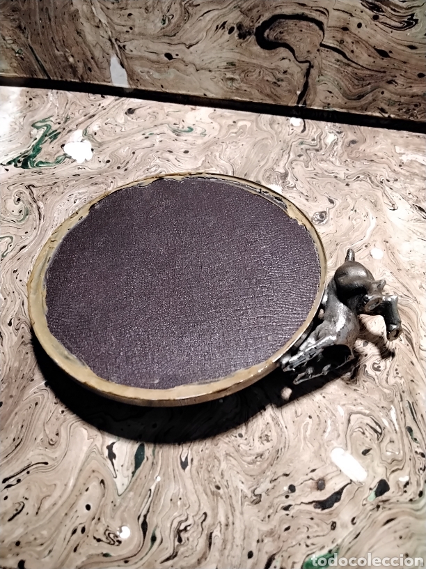 Antig&uuml;edades: Espejo biselado con perrito antiguo - Foto 5