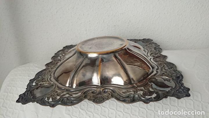 Antig&uuml;edades: BONITO CENTRO DE MESA DE METAL PLATEADO. - Foto 9