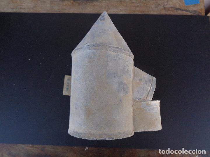 Antig&uuml;edades: ANTIGUO BEBEDERO DE ZINC - Foto 2