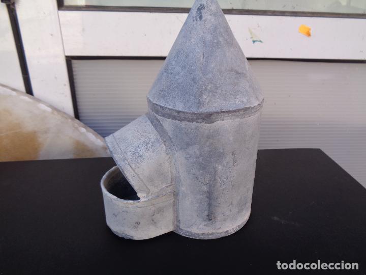Antig&uuml;edades: ANTIGUO BEBEDERO DE ZINC - Foto 5