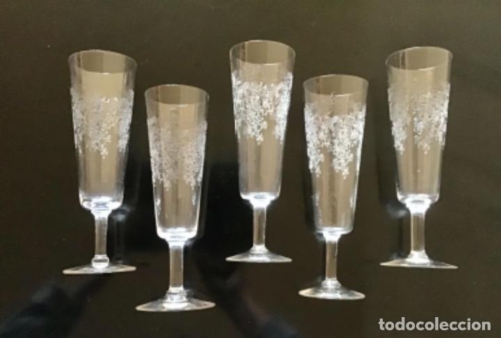 Antig&uuml;edades: Lote copas cava cristal grabado - Foto 1