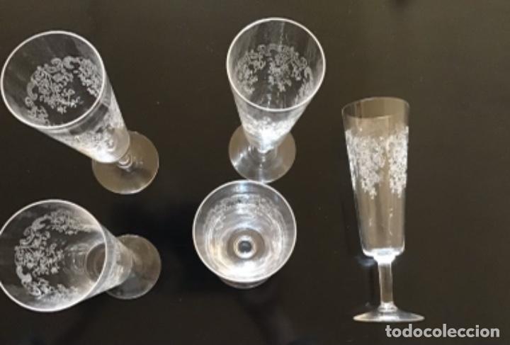Antig&uuml;edades: Lote copas cava cristal grabado - Foto 2
