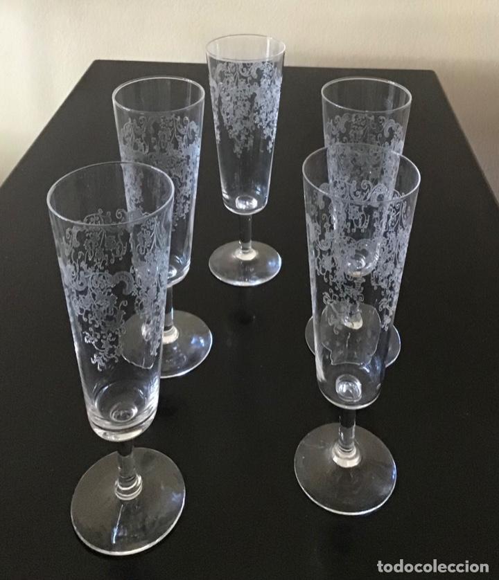 Antig&uuml;edades: Lote copas cava cristal grabado - Foto 3