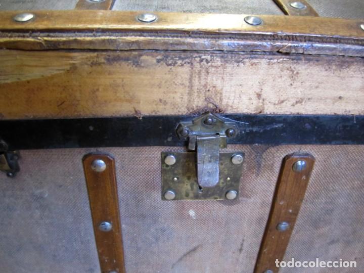 Antig&uuml;edades: Baul, arcon, rustico de viaje, remates de cuero - Foto 3