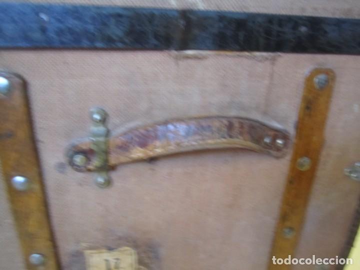 Antig&uuml;edades: Baul, arcon, rustico de viaje, remates de cuero - Foto 9