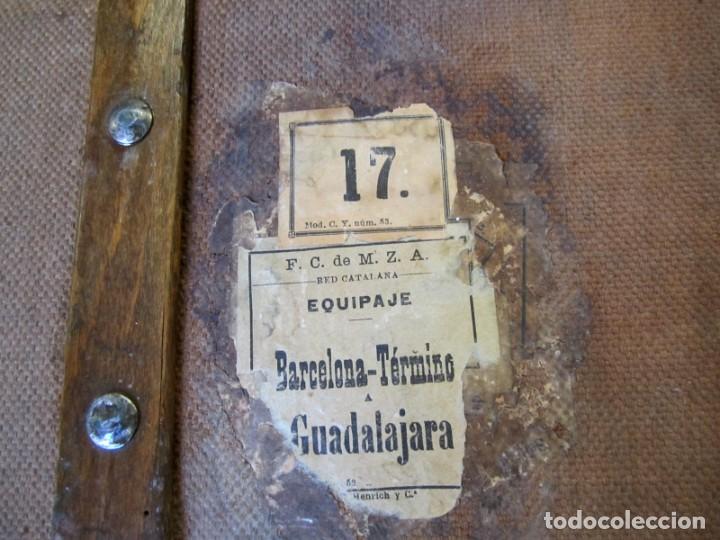 Antig&uuml;edades: Baul, arcon, rustico de viaje, remates de cuero - Foto 10