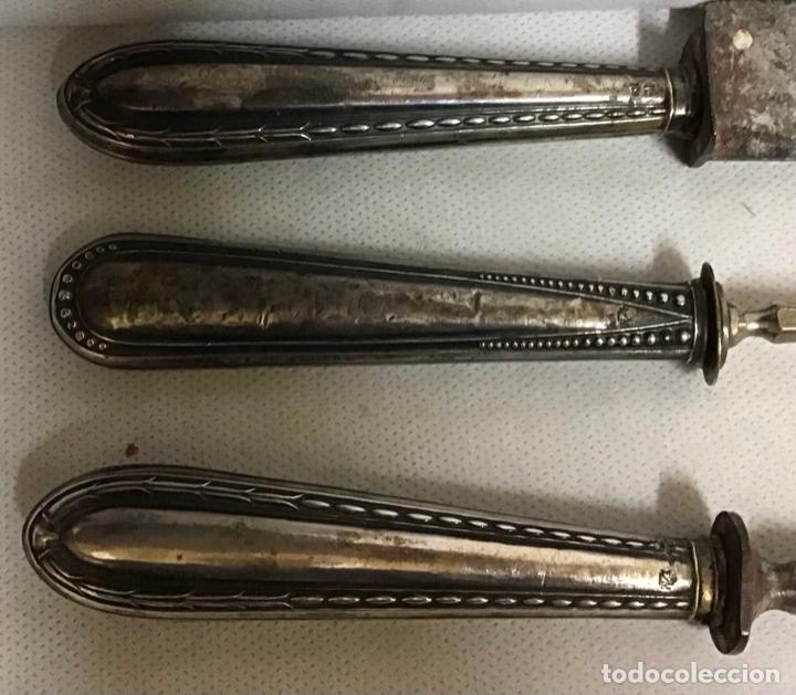 Antig&uuml;edades: ANTIGUO JUEGO DE CUBIERTOS CON MANGO DE PLATA - Foto 2