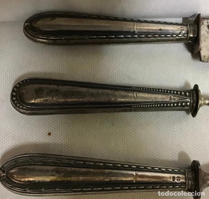 Antig&uuml;edades: ANTIGUO JUEGO DE CUBIERTOS CON MANGO DE PLATA - Foto 3