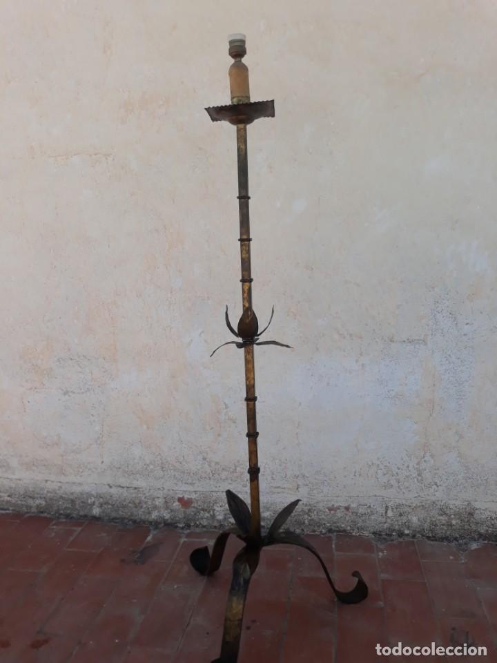 Antig&uuml;edades: Lampara d pie sin cableado - Foto 1