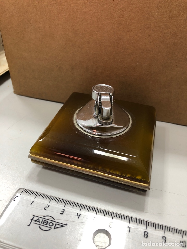 Antig&uuml;edades: Mechero antiguo cuadrado piedra no testado