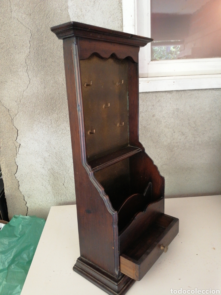 Antig&uuml;edades: Mueble antiguo para llaves - Foto 3