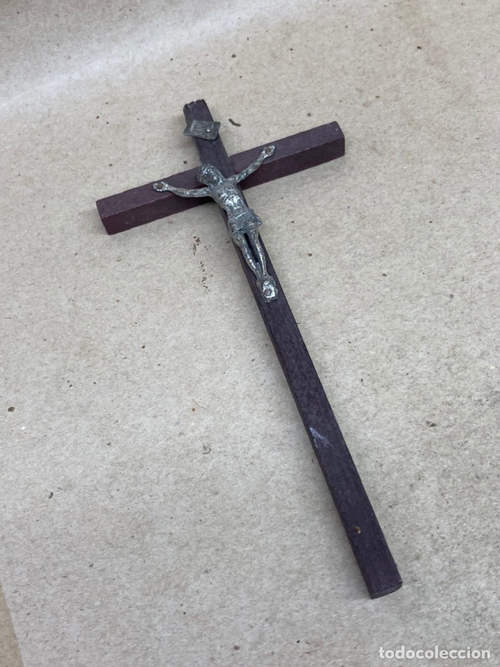 Antig&uuml;edades: Cruz de madera y plata - Foto 1