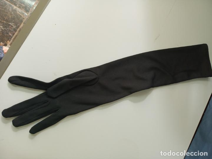 Antig&uuml;edades: GUANTES LARGOS-NEGROS - Foto 2