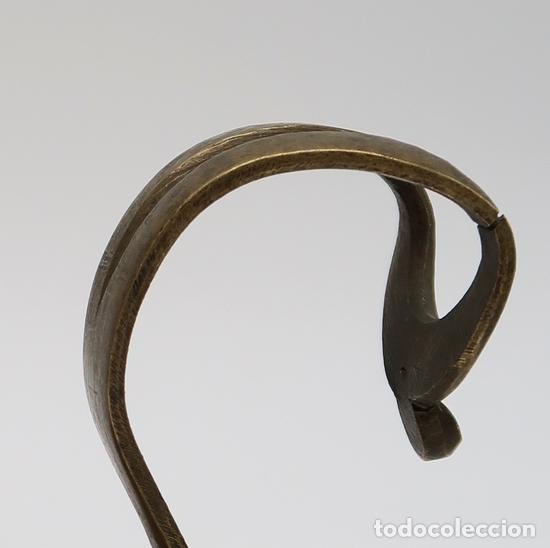 Antig&uuml;edades: PALMATORIA PORTAVELAS BRONCE - Foto 4