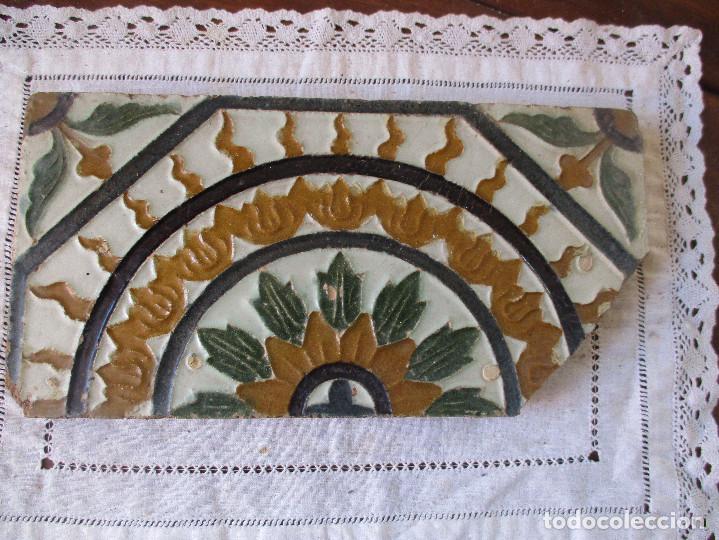 Antig&uuml;edades: Azulejo muy antiguo (Triana) - Foto 1