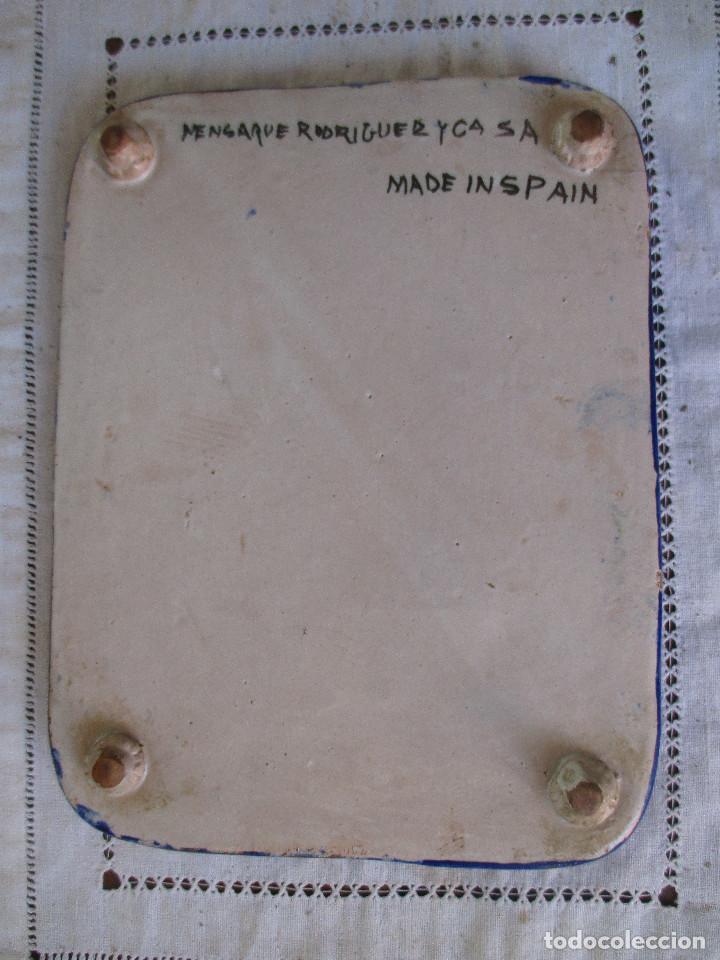 Antig&uuml;edades: Bandeja de ceramica de Triana - Foto 2