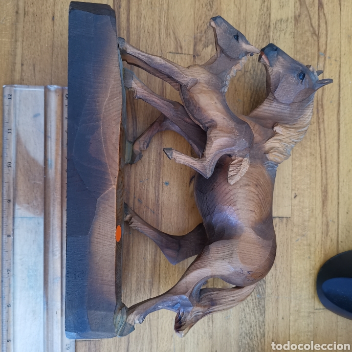 Antig&uuml;edades: Talla de madera de dos caballos, Vienna - Foto 3