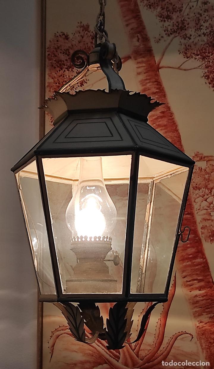 Antigüedades: Preciosa Lámpara Farol con Soporte - Fanal Hierro Pintado - Quinqué Interior - Electrificado - Foto 16 - 268401049