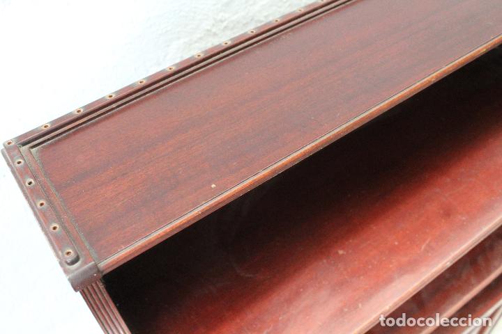 Antig&uuml;edades: mueble armario estanteria - Foto 3